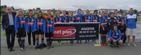 EQUIPE-DE-FOOT-FEMININE